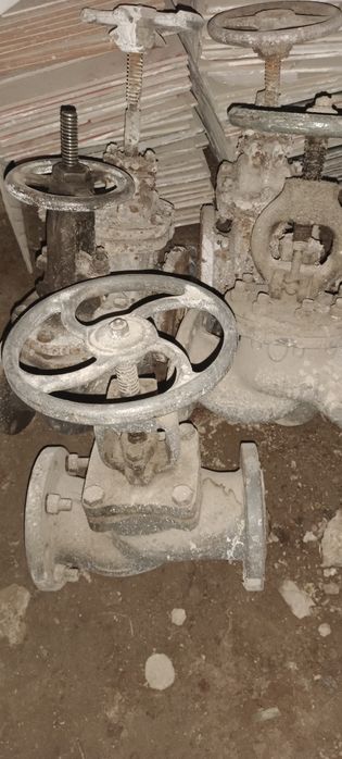 Задвижка  бу. рабочий состояние