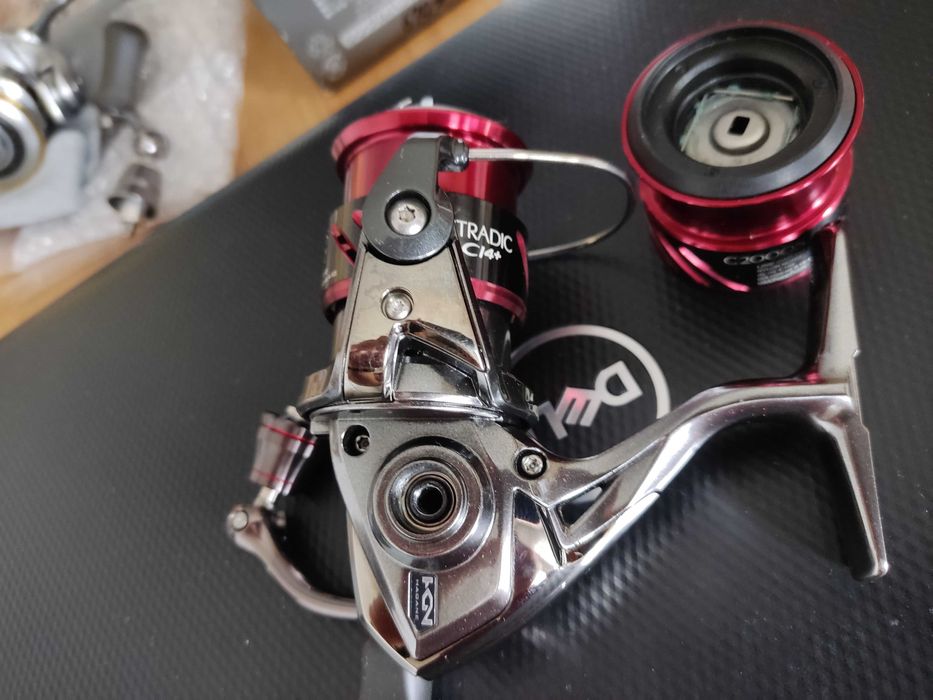 Shimano 16 Stradic C2000S cu tambur de rezerva