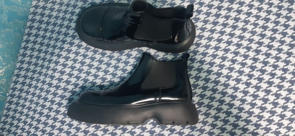 Ботинки кожа лак 41 размер