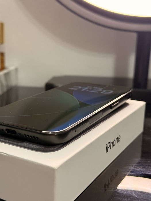 Iphone 15 Pro/100% viata bateriei/ca nou/Black