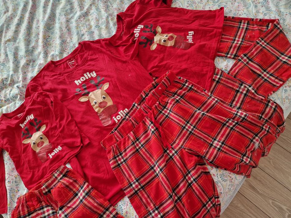 Коледни пижами за мама тати и дете