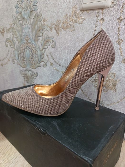 Tufli Miss Miller brend