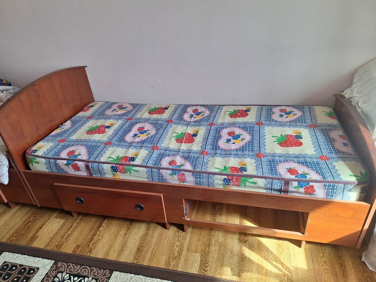 Продаётся  кровать бу