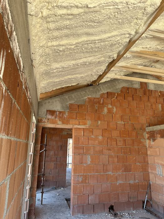 Izolatii spuma poliuretanica izolatie termo fono termica celula deschi