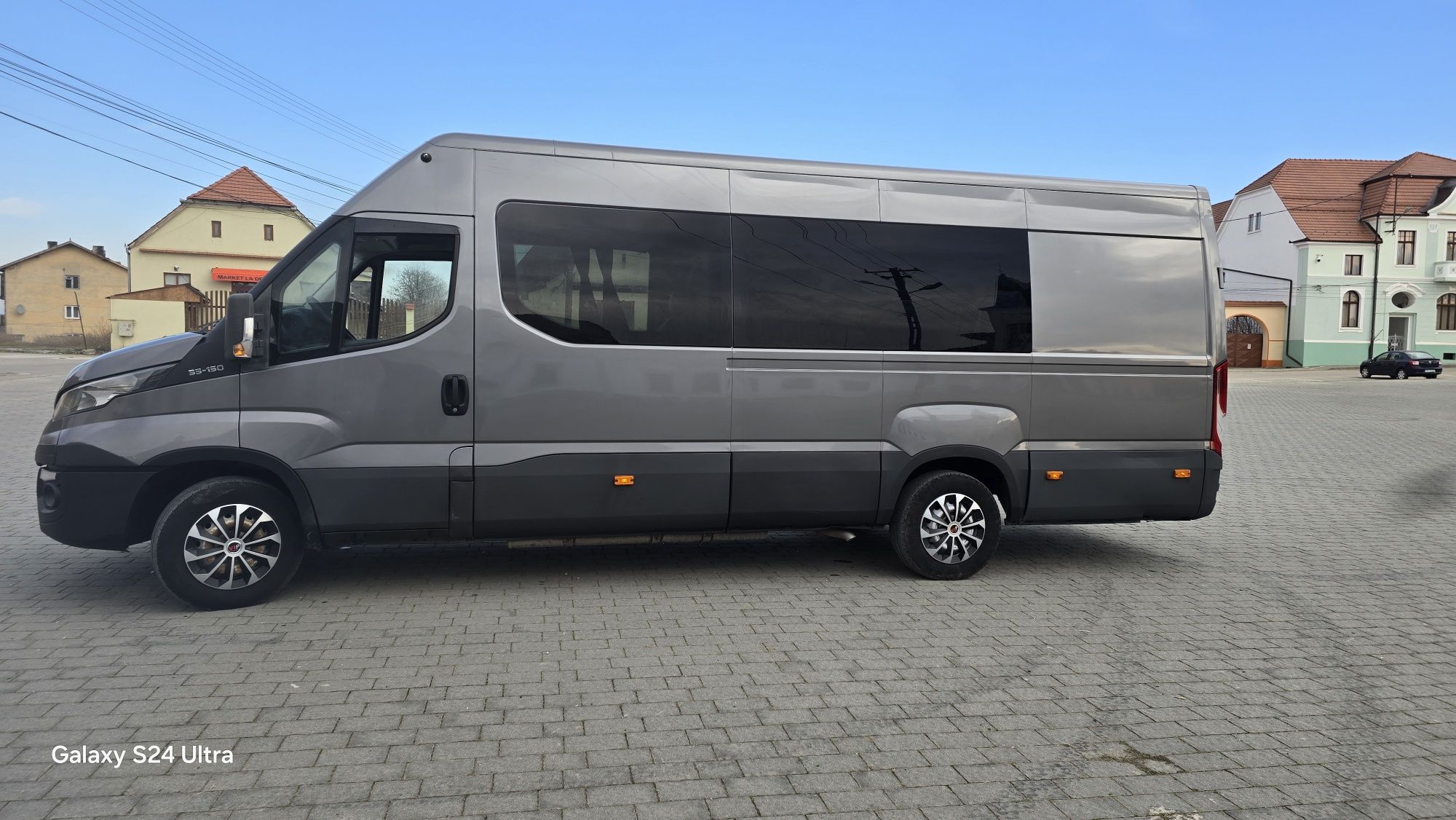 Iveco daily 35s18  8+1  2018