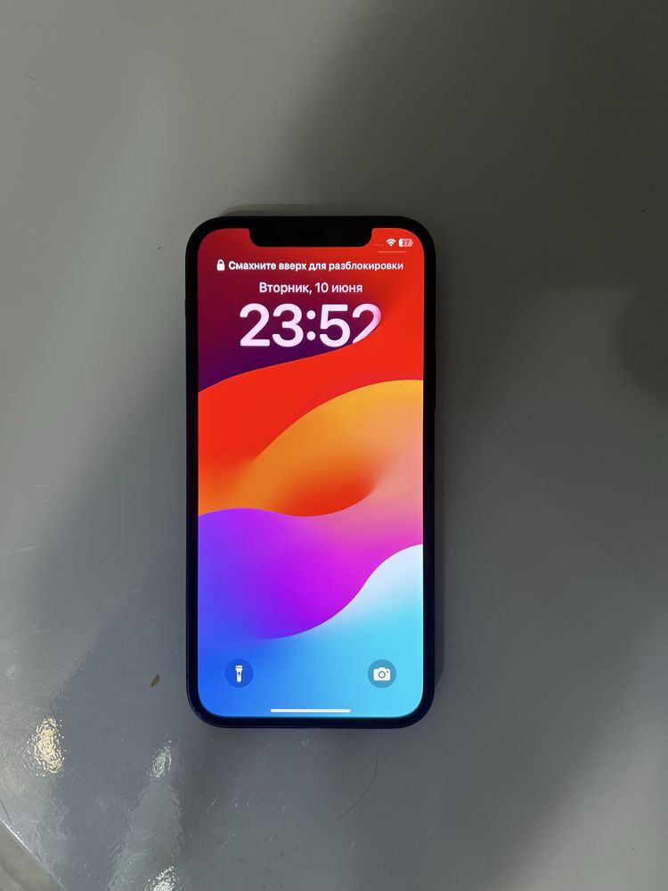 Iphone 12.