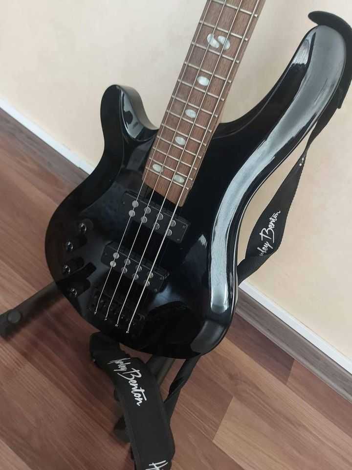 Bass Harley Benton 4 corzi de stângaci