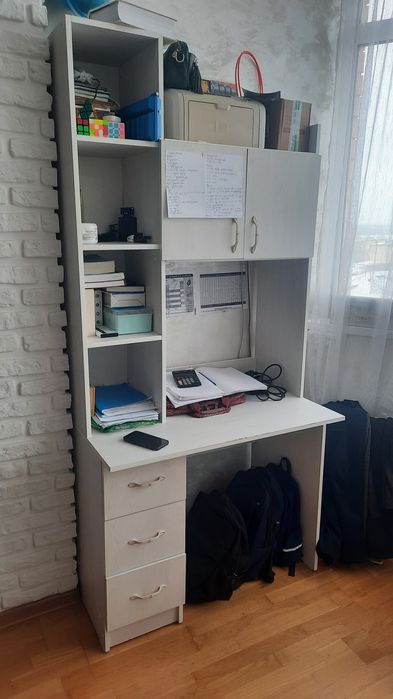 Продам компьютерный стол