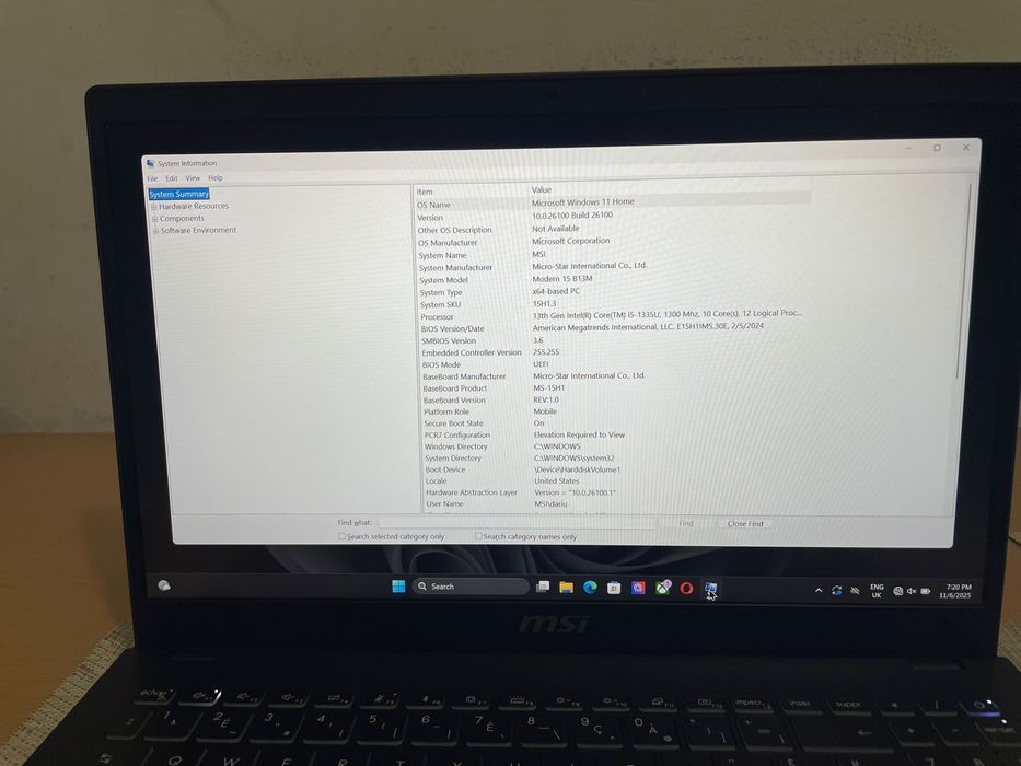 Laptop MSI Modern 15 B13M
