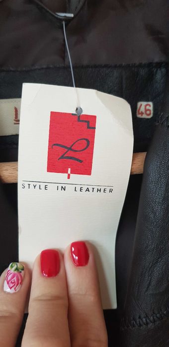 Чисто ново дамско манто естествена кожа