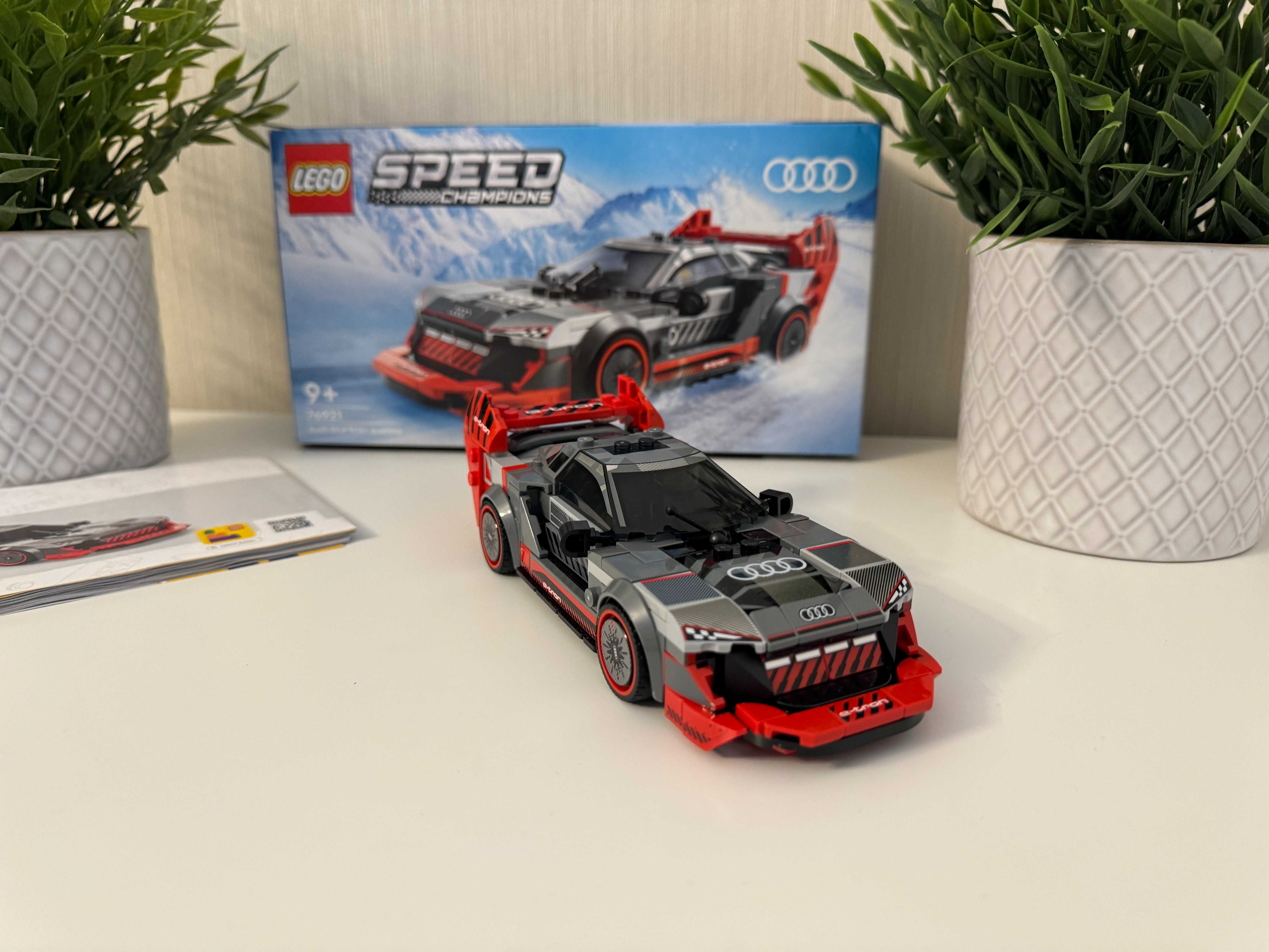 LEGO Speed Champions - Masina de curse Audi S1 76921, 274 piese