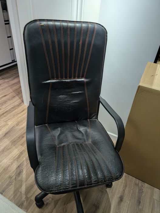 Офисное кресло, кожзам