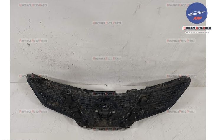 Оригинална централна решетка на радиатора Нисан Кашкай / Nissan Qashqa