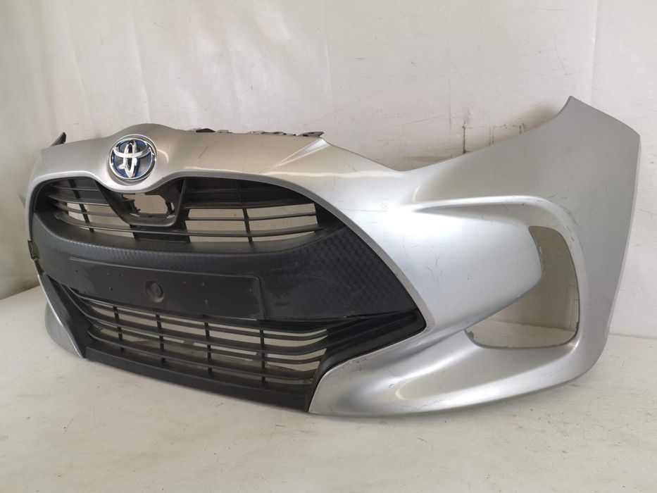 Предна броня с долна решетка и радиаторна решетка Тойота Ярис / Toyota