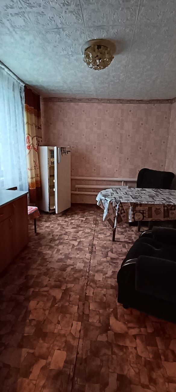 Продам дом в райцентре Денисовка.