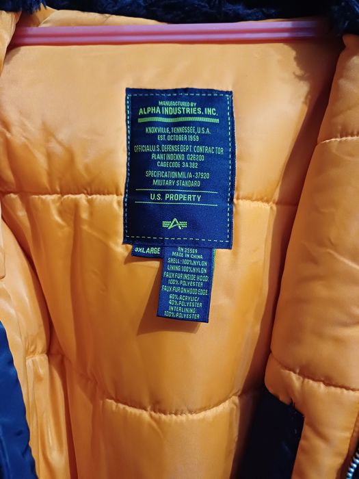 Продам натуральную с мехом аляску