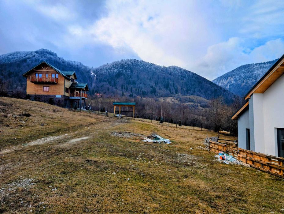 Teren intravilan 5 km de Castelul Bran, in Zarnesti, zona rezidentiala