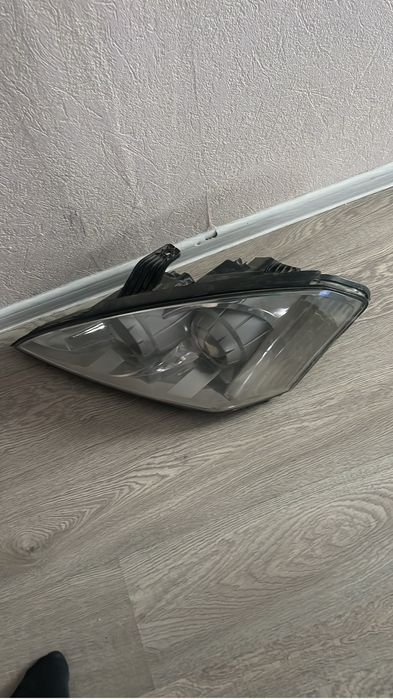 Продается фара от машины ssang yong