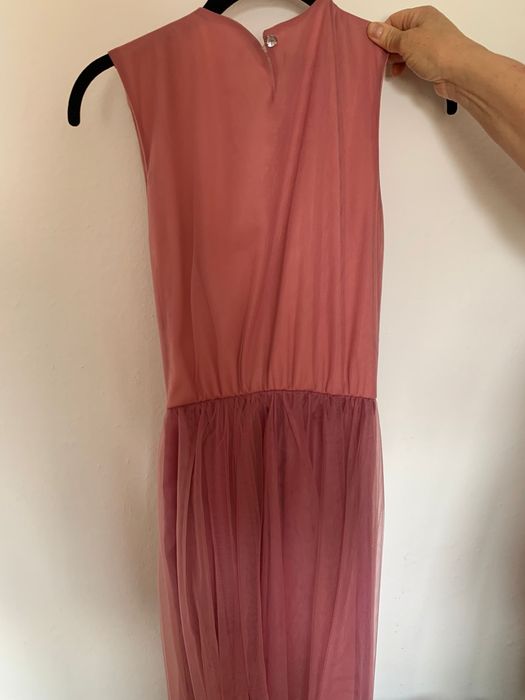 Vand rochita eleganta