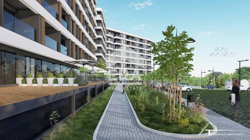 Тристаен югоизточен апартамент за продажба, с голяма дневна, в новостр