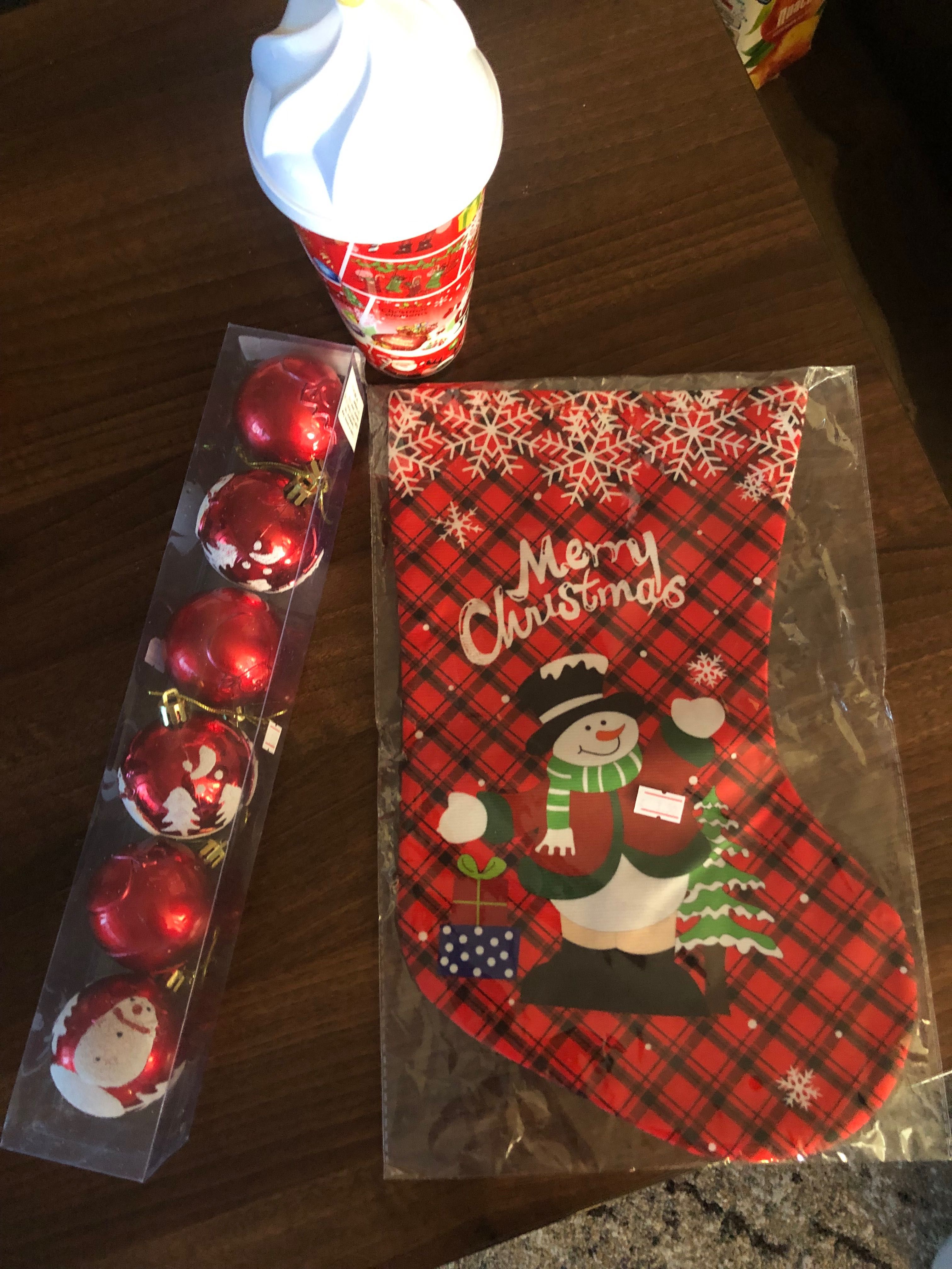 Коледен сет от 3 части, коледен чорап, коледни топки и чаша със сламка