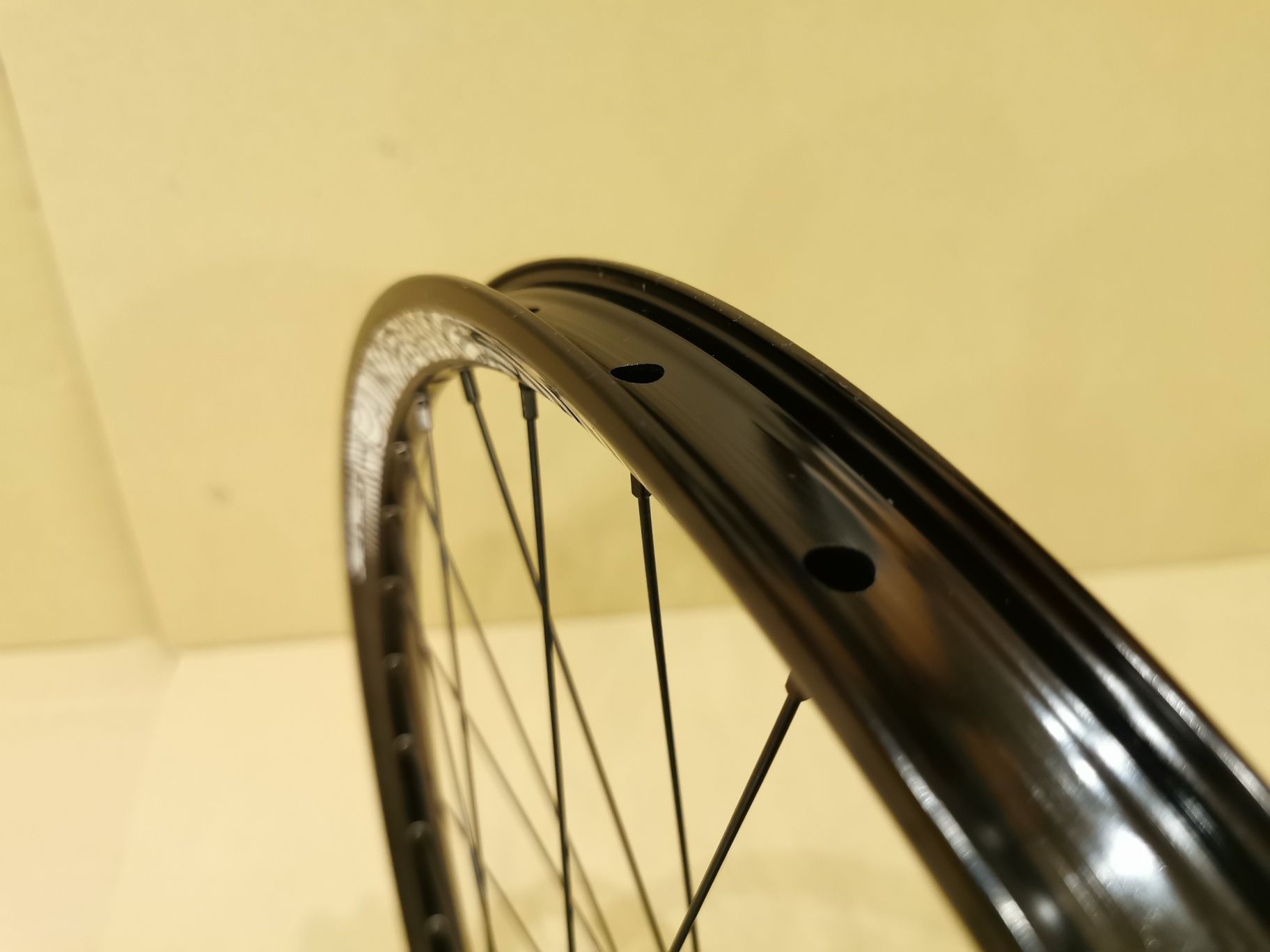 Нови капли 27.5 Tubeless за DH / Downhill - Jetset , SixPack , DT Swis