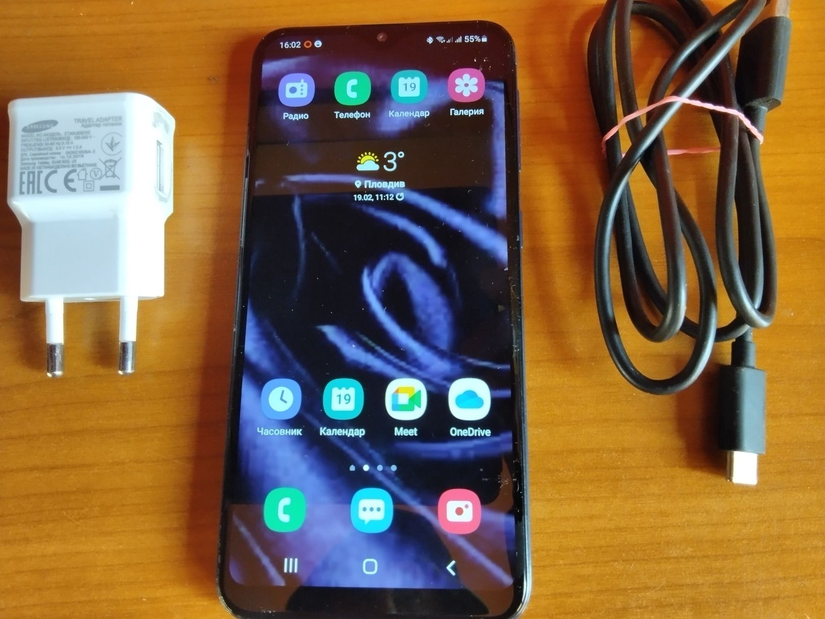 страхотен GSM 4G оригинален самсунг А20е с 2сим карти не кодиран