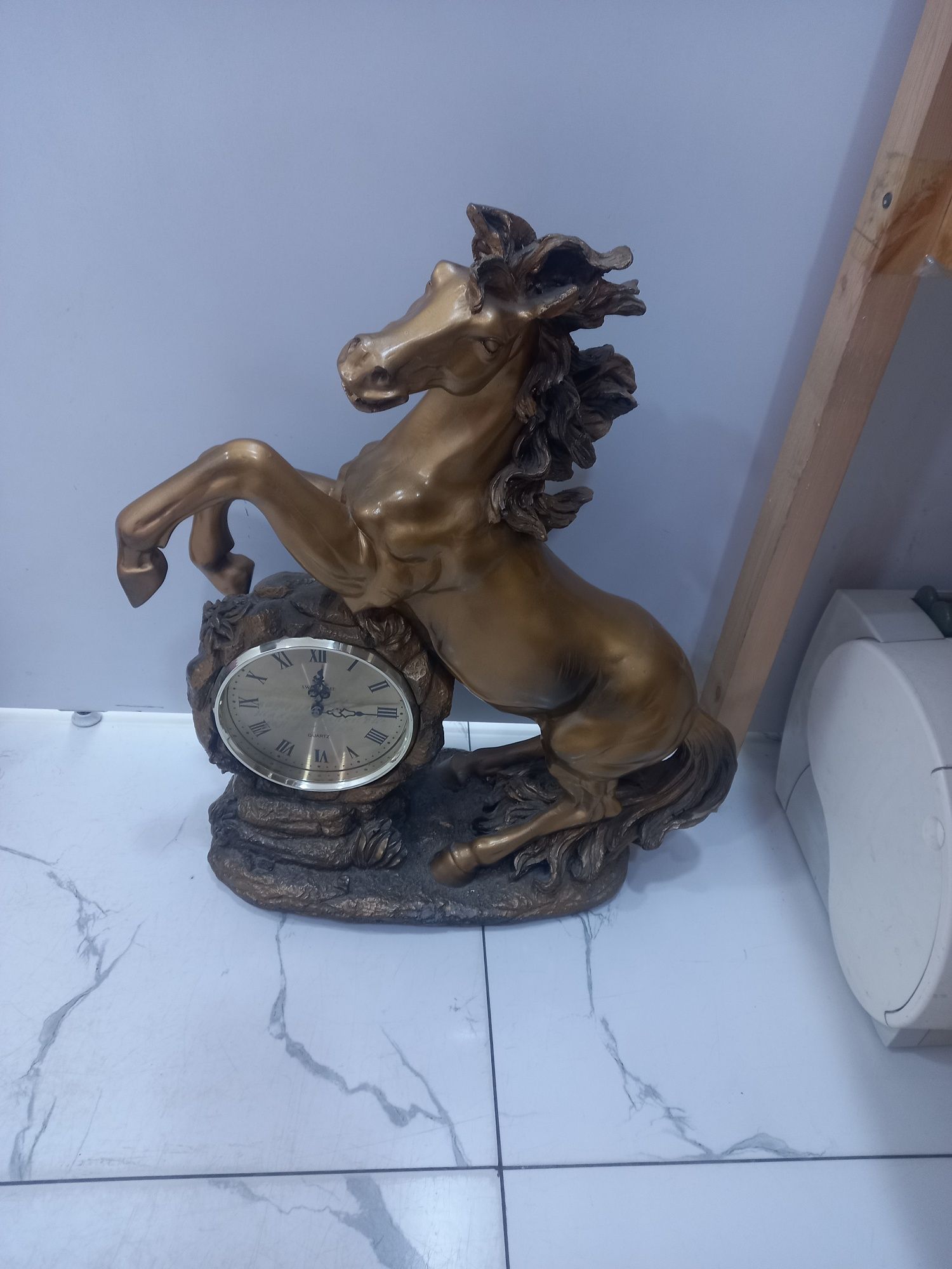 Часы  настольные