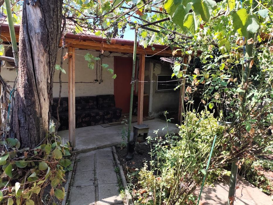 Продавам къща в гр. Айтос