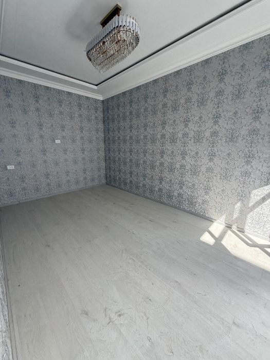 Srochno uchastok sotiladi 1 sotix 2 etaj 4 xona