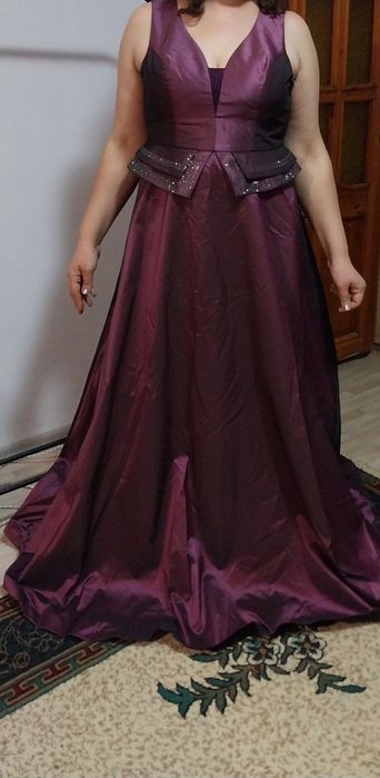 Вечернее платье (новое) 46 размер