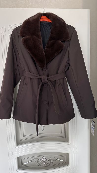 Куртка с воротником