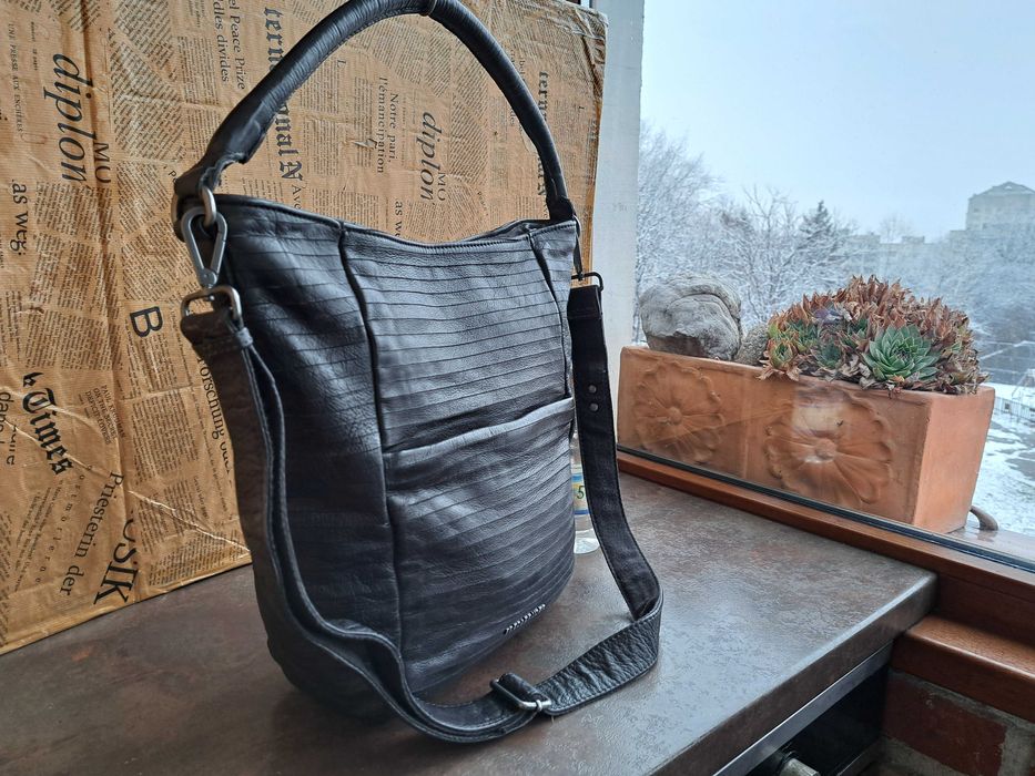 дамска кожена чанта FREDsBRUDER в сива-естествена кожа