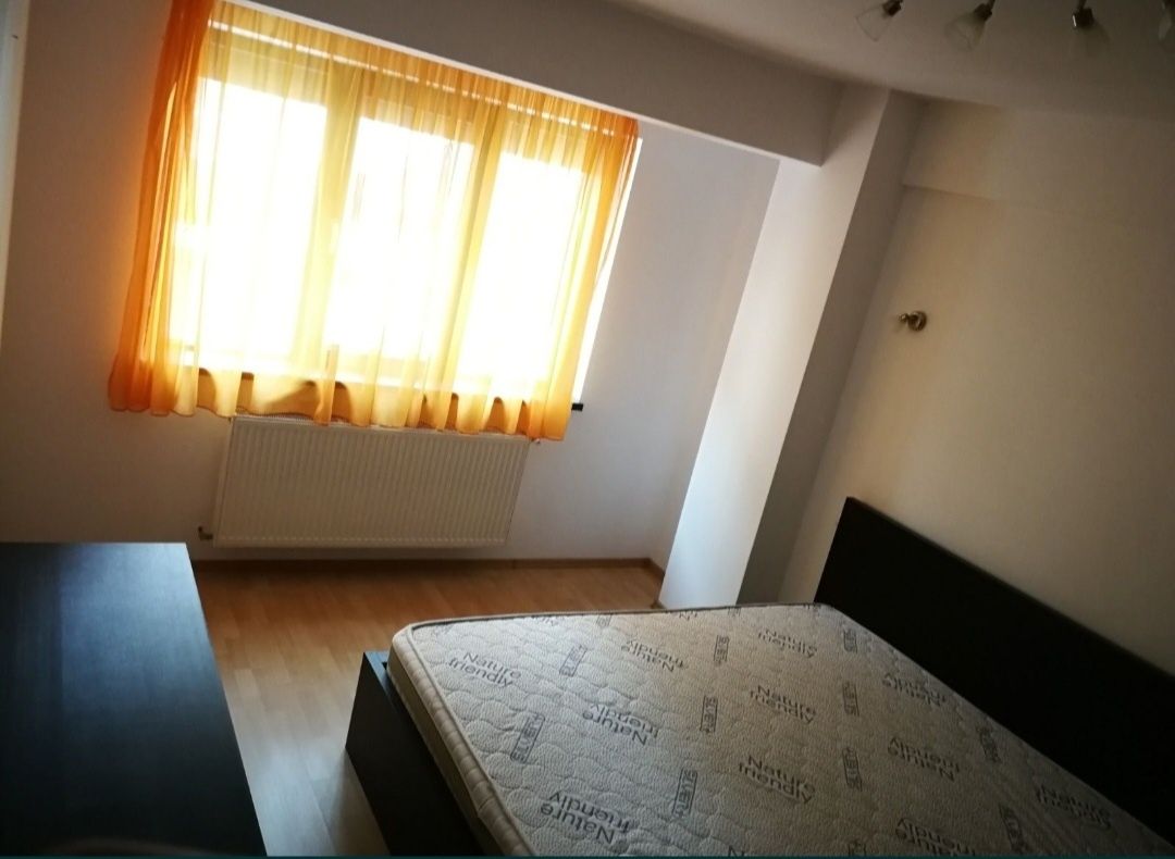 Proprietar Inchiriez apartament 3 camere Rezidential Apusului Militari