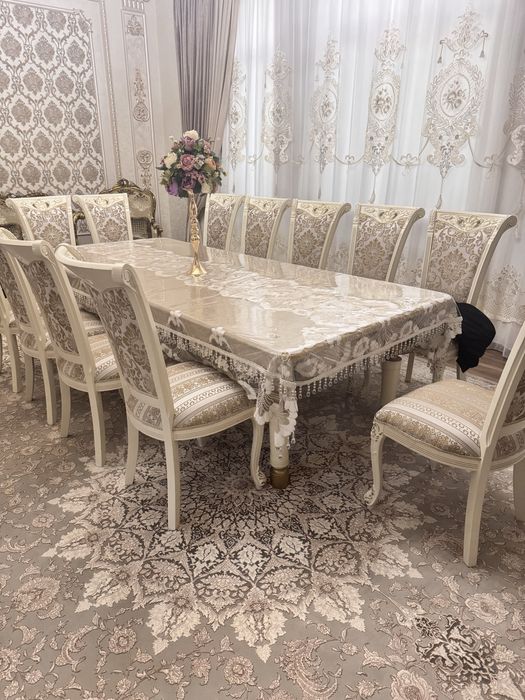 Мехмонхона учун стол стуль