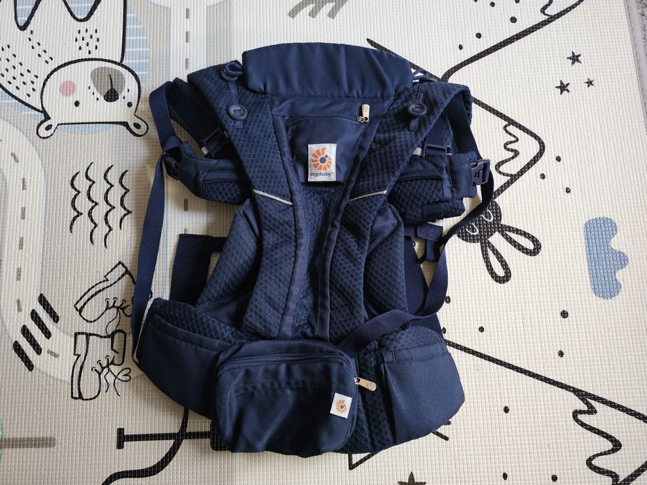 Ергономична раница за бебе Ergobaby Omni Breeze, Тъмносиня