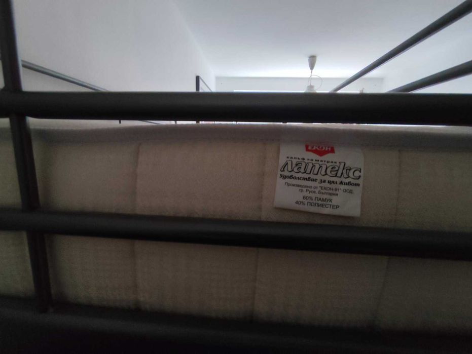 Ikea детско легло SVÄRTA 90x200 см, сребристо, сиво. Наличен матрак.