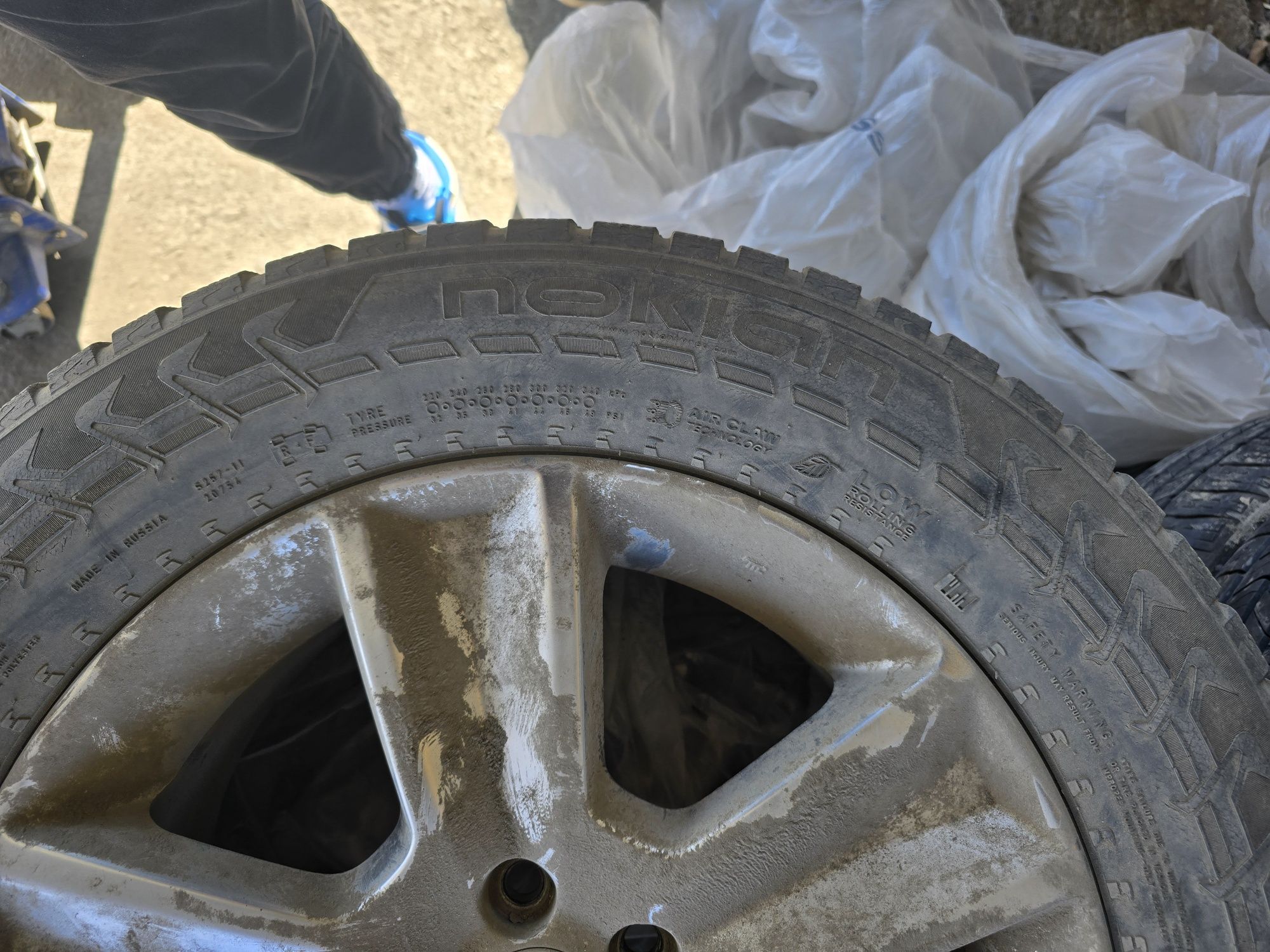 Шины 225х60 R17 Nokian