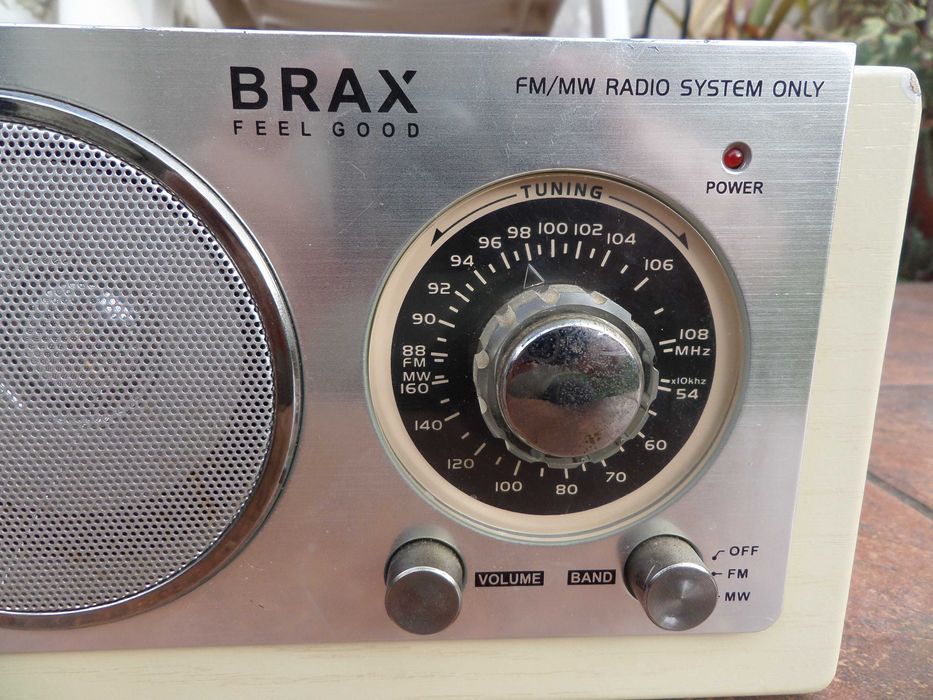 Radio de calitate,carcasa din lemn auditie super