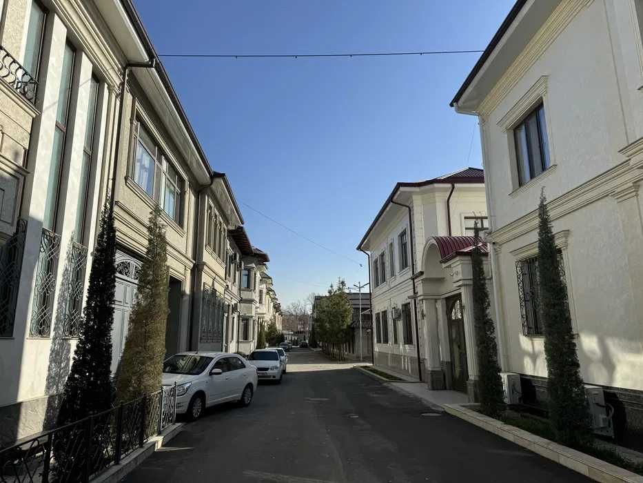 Продаётся !!! Участок в центре Города в элитной махалле Юнусабада !!!
