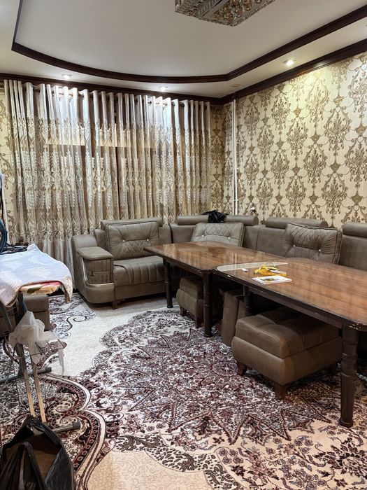 Продается квартира 3 комнатная в центре наваи