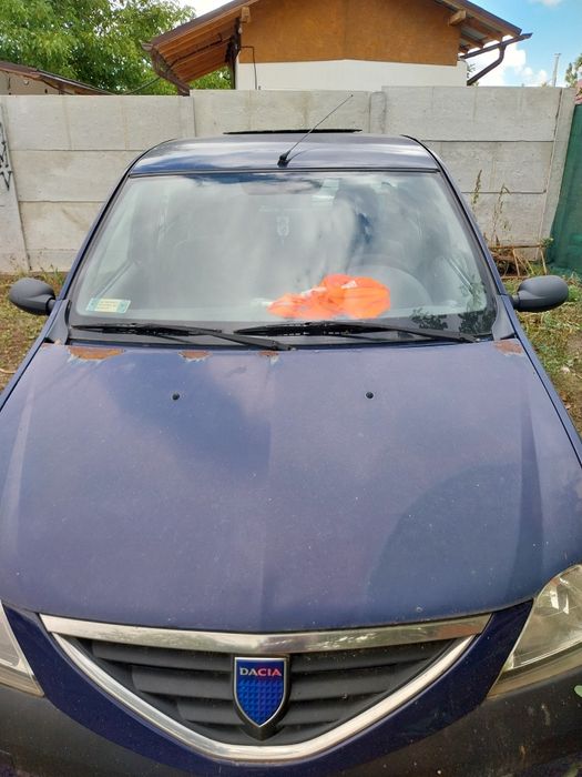 Vând Dacia Logan 1 pentru dezmembrări