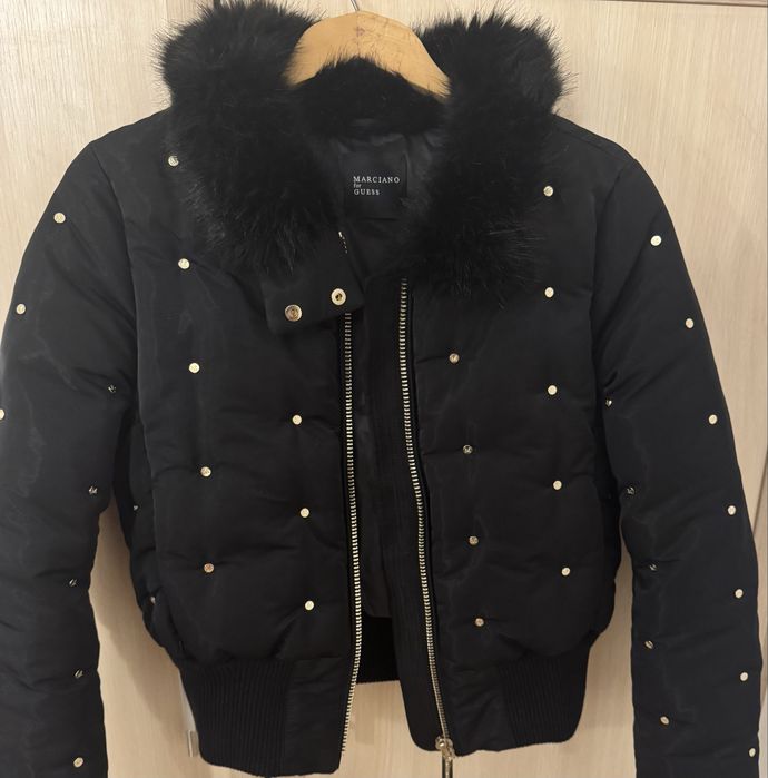 Дамско късо яке Guess