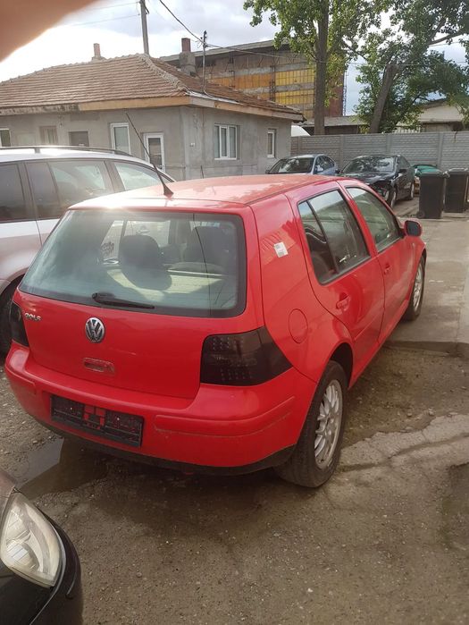 Usa fata dreapta/Usa spate dreapta/Usa spate stanga/ Bara spate/Haion cu luneta/ Motor Volkswagen Golf 4