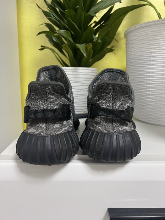 Yeezy V2 350 Dark salt