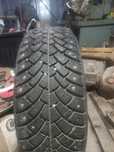Продам комплект зимних шин 205/65/15 почти новые