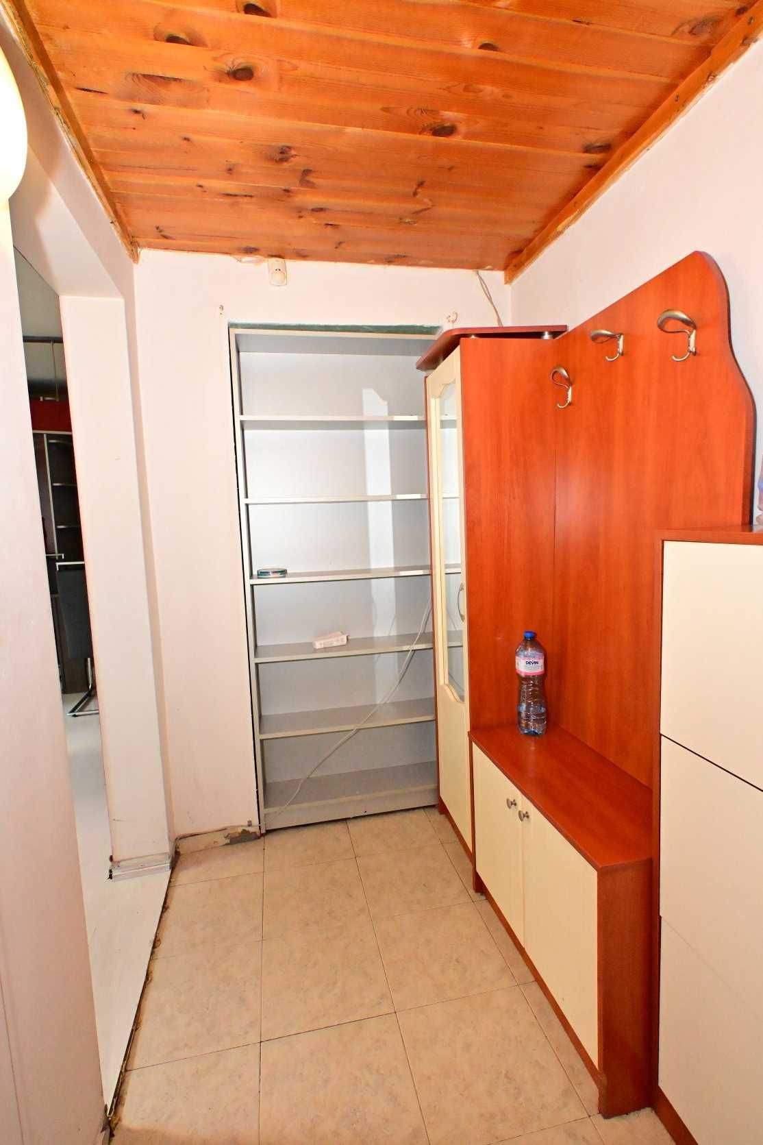 Продава двустаен обзаведен апартамент в гр. Перник, кв. Твърди ливади