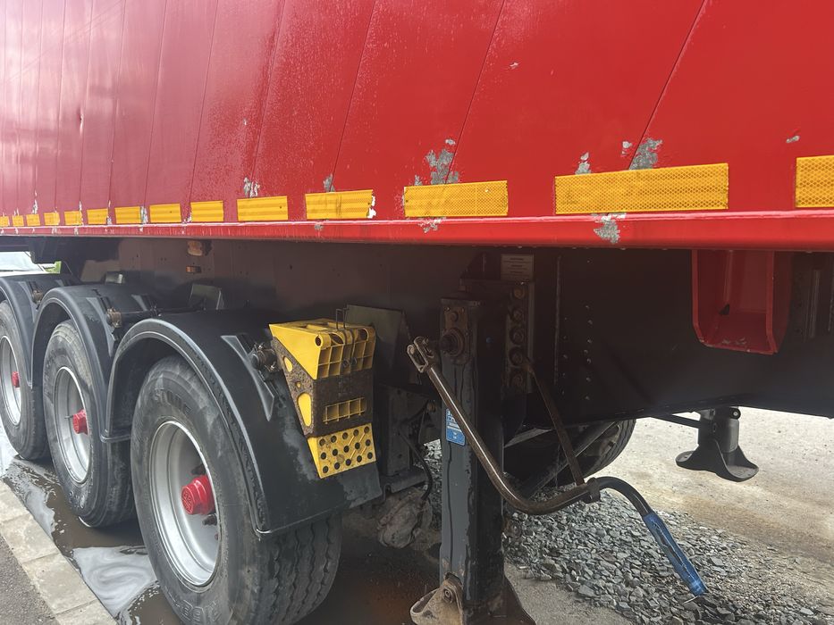 Semiremorca basculabila