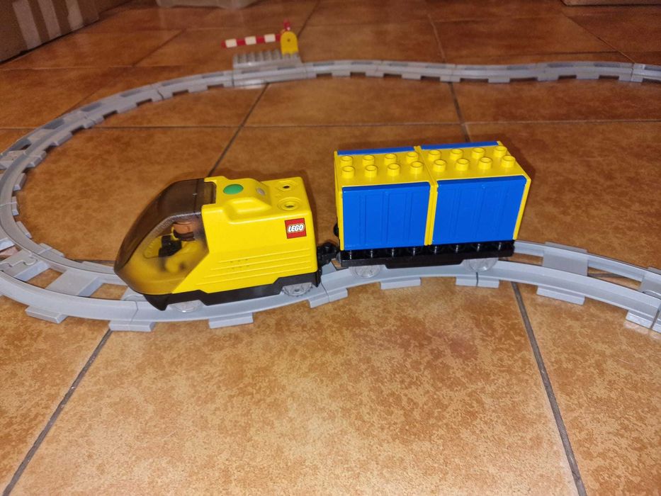 tren electric Lego Duplo