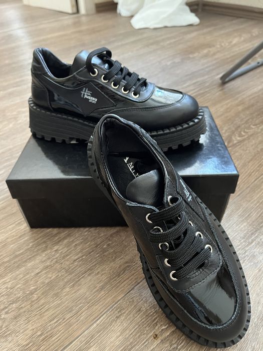 Продаю ботинки новые